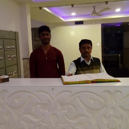 Hotel Grand Shyam- In Front Of New Delhi Railway Station-Couple Friendly ニューデリー エクステリア 写真