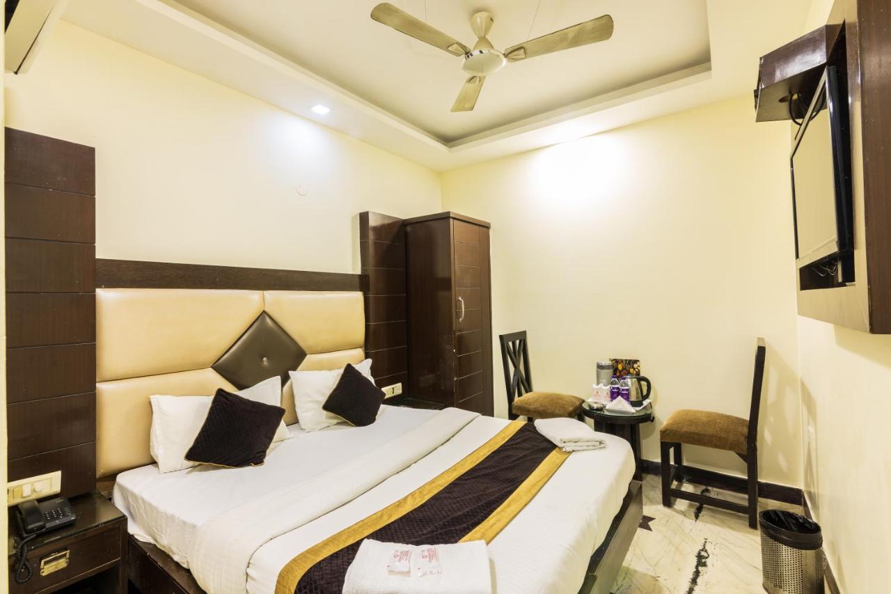 Hotel Grand Shyam- In Front Of New Delhi Railway Station-Couple Friendly ニューデリー エクステリア 写真