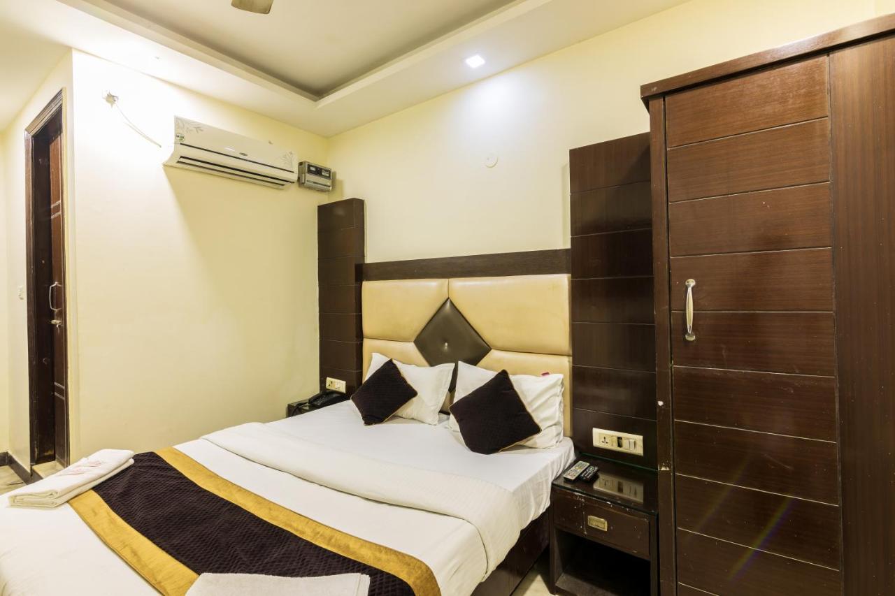 Hotel Grand Shyam- In Front Of New Delhi Railway Station-Couple Friendly ニューデリー エクステリア 写真