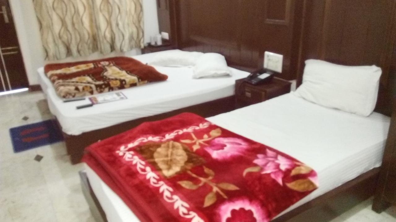 Hotel Grand Shyam- In Front Of New Delhi Railway Station-Couple Friendly ニューデリー エクステリア 写真