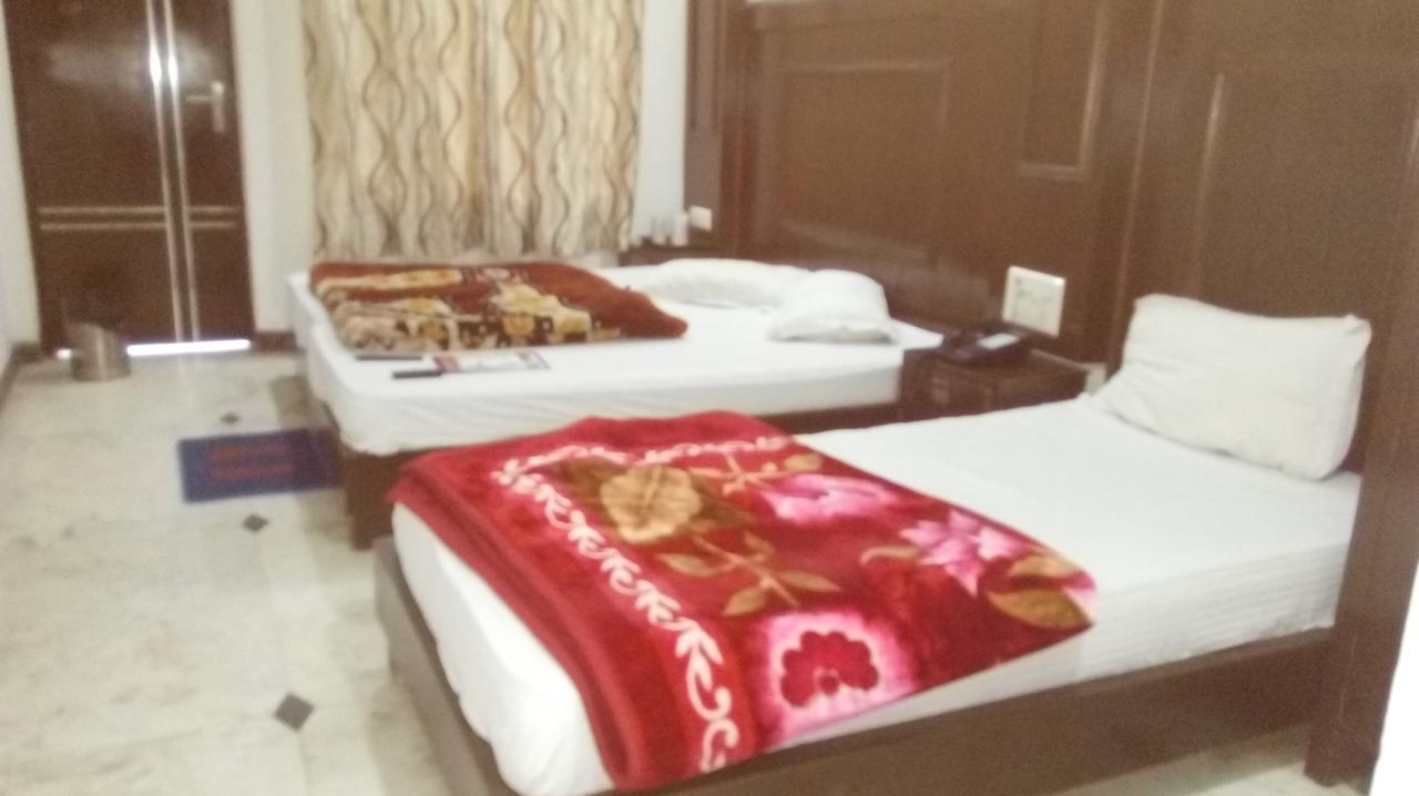 Hotel Grand Shyam- In Front Of New Delhi Railway Station-Couple Friendly ニューデリー エクステリア 写真